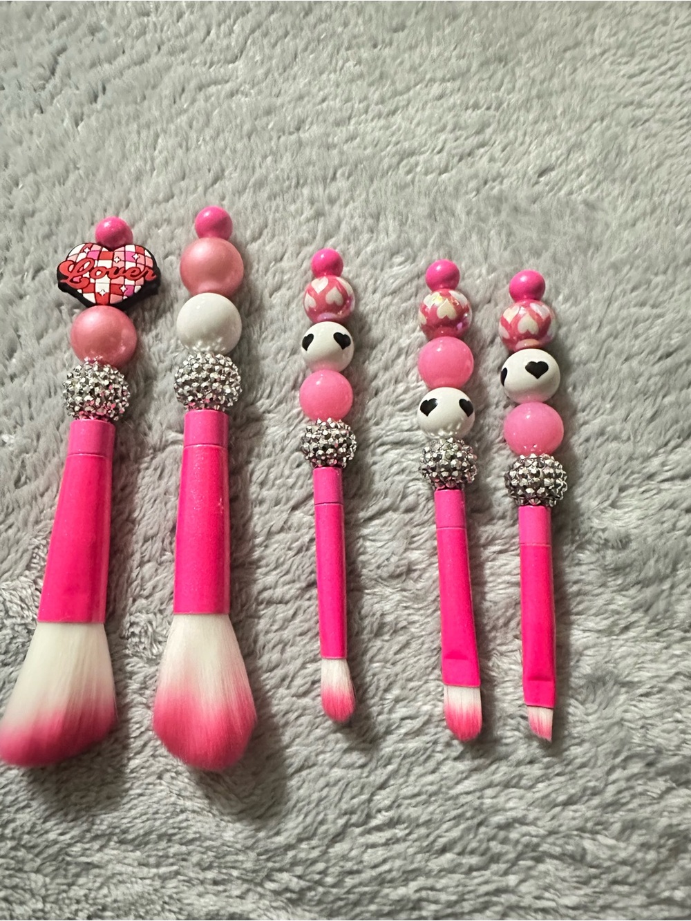 Make up brush set with coordinating beads